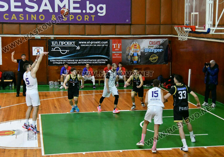 Баскетболистите на Хасково победиха &bdquo;Академик&ldquo; със 112:90