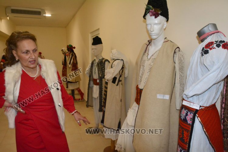 Старите носии от колекцията на Златка Господинова „разказват“ за стари времена, нрави и вярвания