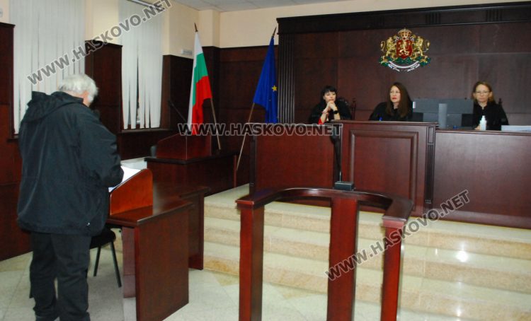 Обявиха за решаване делото за такса смет в Хасково, отложиха това за Димитровград