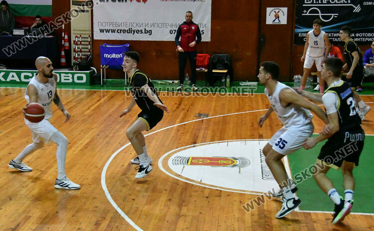 Баскетболистите на Хасково победиха &bdquo;Академик&ldquo; със 112:90