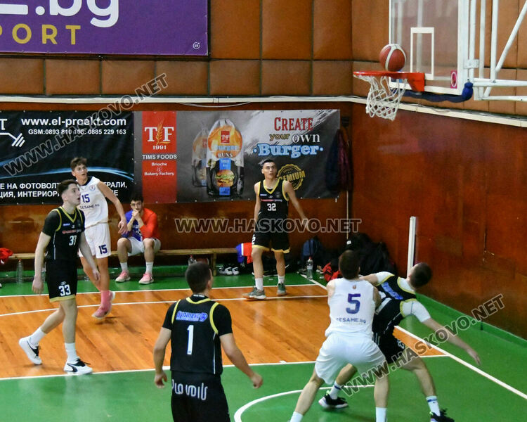 Баскетболистите на Хасково победиха &bdquo;Академик&ldquo; със 112:90