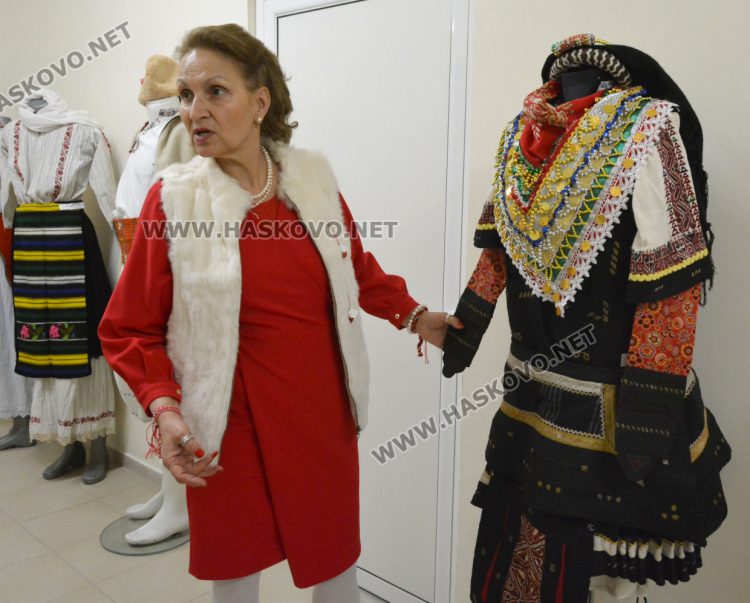 Каракачанска носия