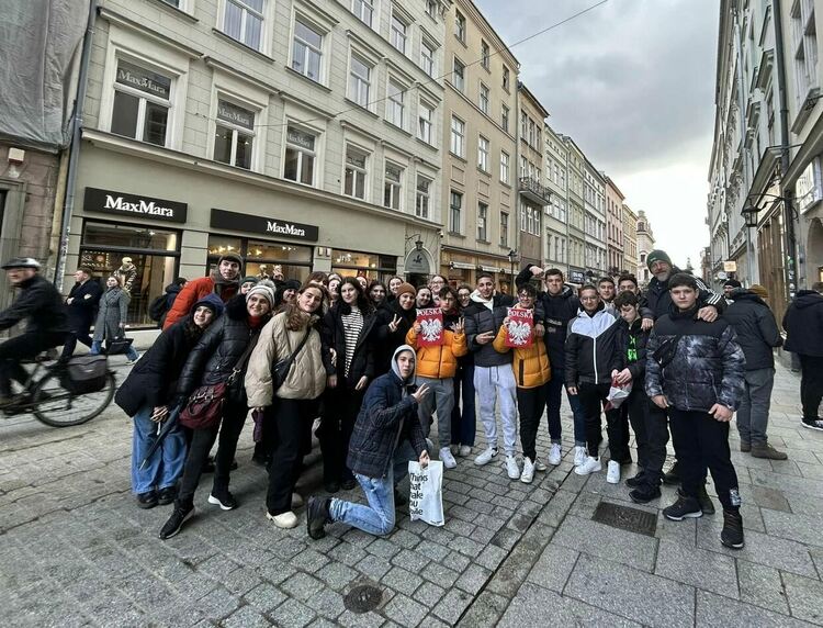 Професионалната гимназия по транспорт и аграрни технологии участваха в дискусия за насилието в училище