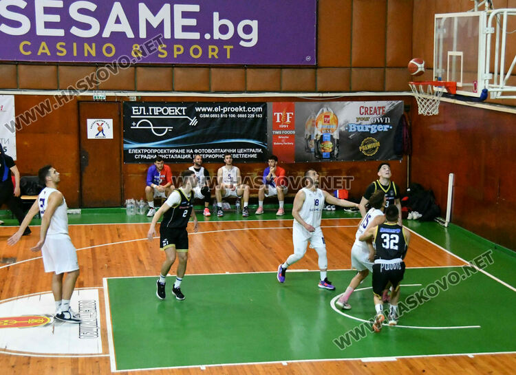 Баскетболистите на Хасково победиха &bdquo;Академик&ldquo; със 112:90