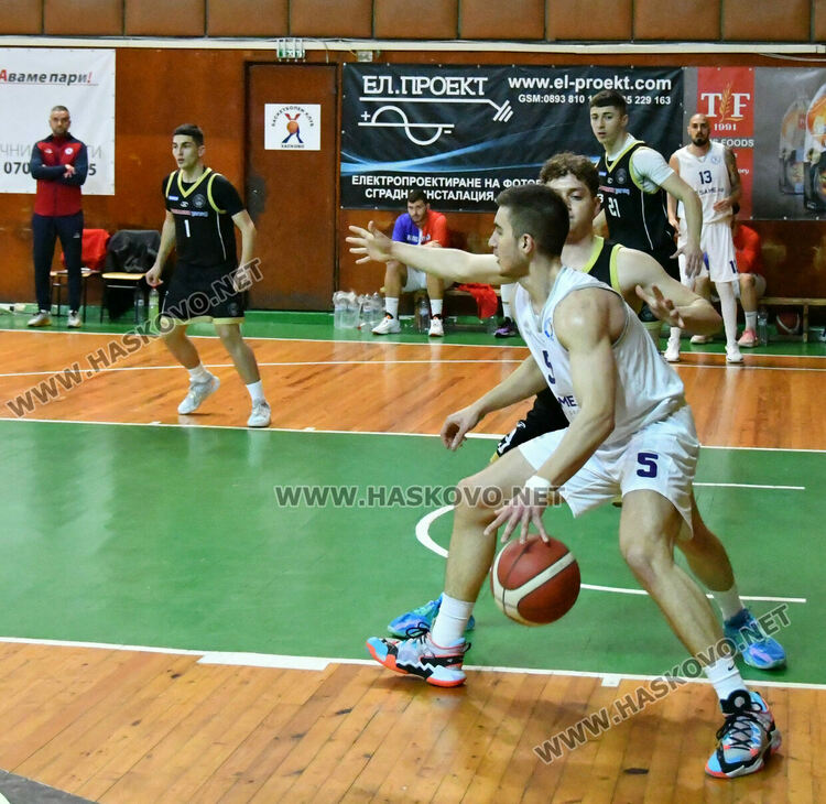 Баскетболистите на Хасково победиха &bdquo;Академик&ldquo; със 112:90
