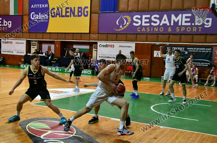 Баскетболистите на Хасково победиха &bdquo;Академик&ldquo; със 112:90
