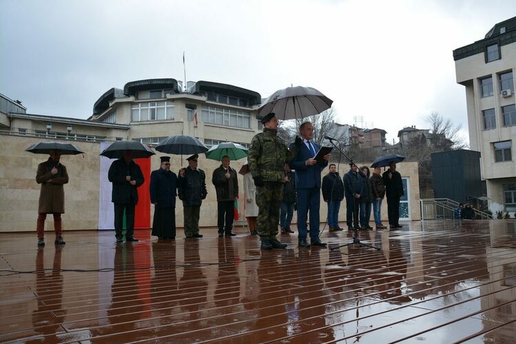 Асеновград отпразнува 145-тата годишнина от Освобождението на България (снимки)