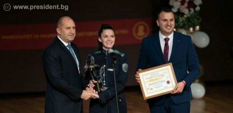 Хасковлийката Радина Бодурова с приз „Студент на годината“ от президента