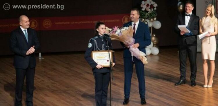 Хасковлийката Радина Бодурова с приз „Студент на годината“ от президента