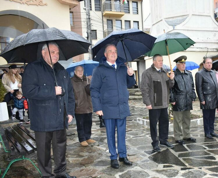 Асеновград отпразнува 145-тата годишнина от Освобождението на България (снимки)