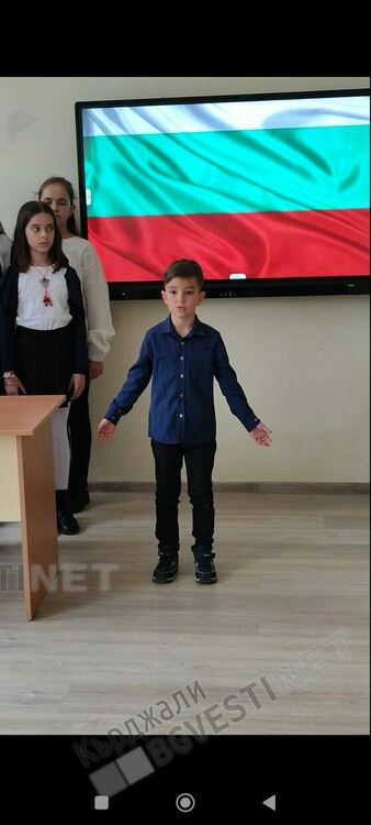 В "Паисий" посрещнаха Трети март с концерт-рецитал