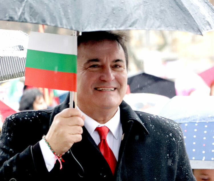 "Честит празник, България" казват славейковци