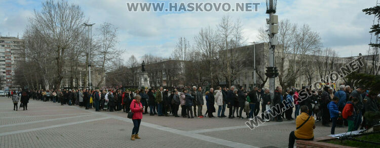 Хасковлии извиха опашка за безплатните 13 500 дръвчета