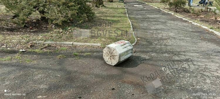 Среднощен „празничен” погром в парк „Горубсо”