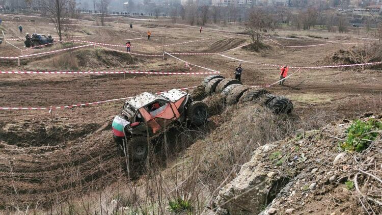 Осмото издание на "Кърджали 4х4 2023"събра рекорден брой състезатели