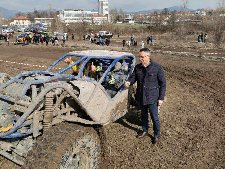 Осмото издание на "Кърджали 4х4 2023"събра рекорден брой състезатели