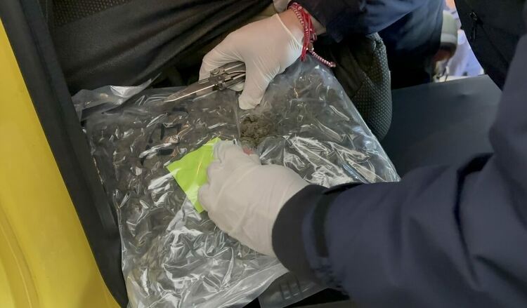 Марихуана за над 158 00 лв.открита в леглото на тираджия на ГКПП Капитан Андреево