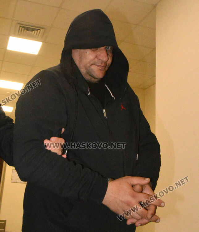 Домашен арест за хасковлията, задържан с близо 40 кг марихуана в кабина на тир 