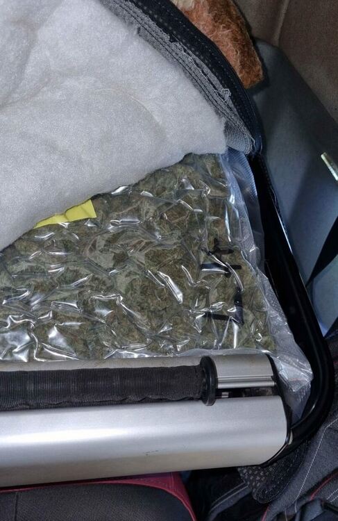 Марихуана за над 158 00 лв.открита в леглото на тираджия на ГКПП Капитан Андреево