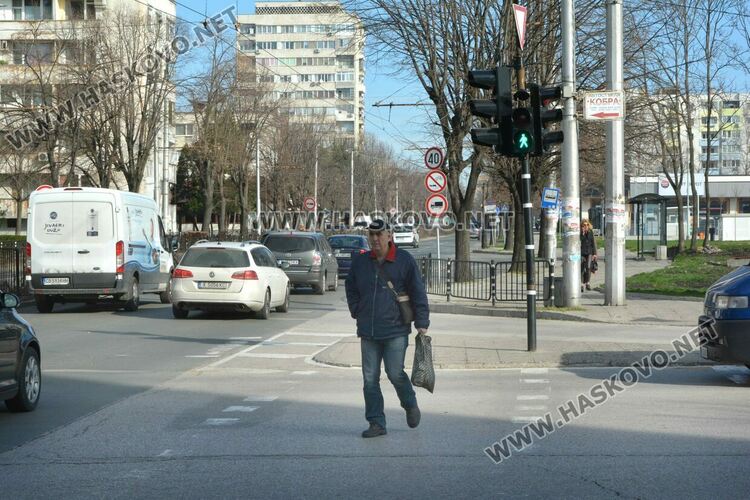 Хасковлия недоволства за брояча на светофара на „Раковки“. Общината: Регулиран е според изискванията 
