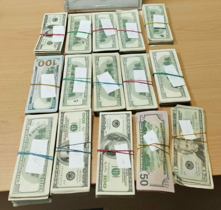Обвиняват чужденци за нелегален внос на долари, евро и украински гривни за над 2 200 000 лева