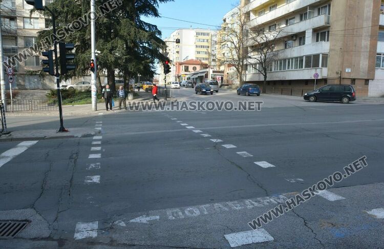 Хасковлия недоволства за брояча на светофара на „Раковки“. Общината: Регулиран е според изискванията 