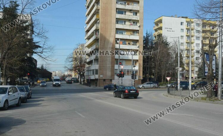 Хасковлия недоволства за брояча на светофара на „Раковки“. Общината: Регулиран е според изискванията 