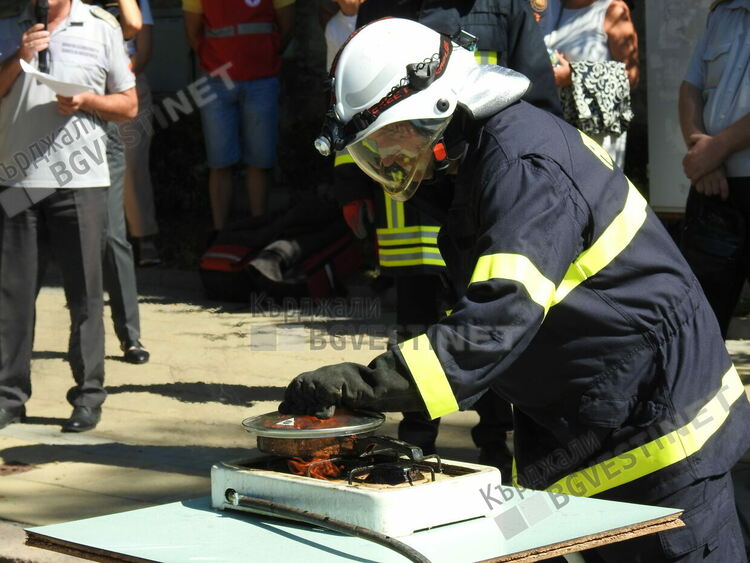 Взрив на газ подпали апартамент рано тази сутрин в Кърджали