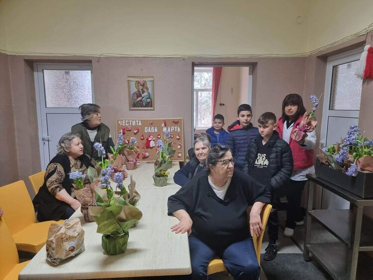 Бъдещи предприемачи зарадваха жените от Дома в Езерово