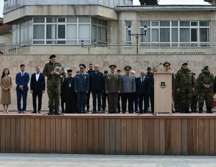 Кметът на Асеновград към военнослужещите: Благодаря Ви, че с достойнство защитавате родината 