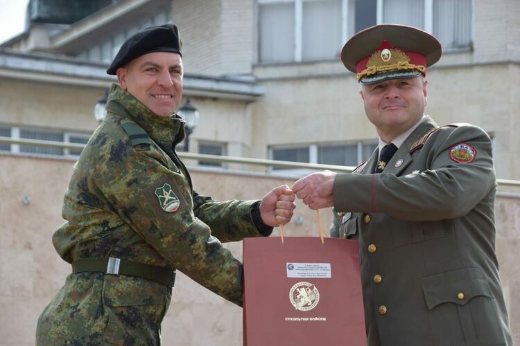 Кметът на Асеновград към военнослужещите: Благодаря Ви, че с достойнство защитавате родината 