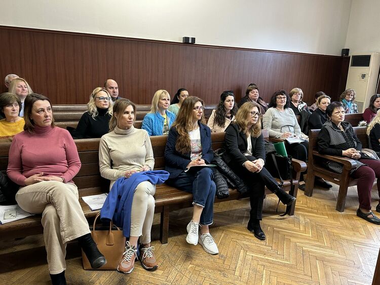 Обучиха новите съдебни заседатели в Окръжен съд – Хасково