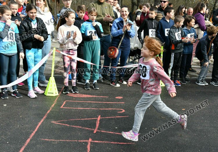 Деца и тийнейджъри се включиха в  традиционния крос „Клокотница“