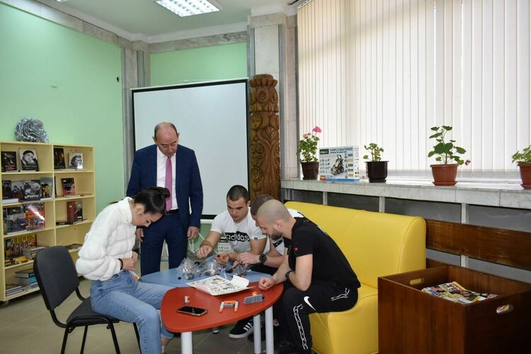 Откриха новата тийн зона в ГБ "Паисий Хилендарски" (снимки)