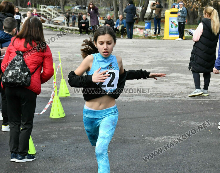 Деца и тийнейджъри се включиха в  традиционния крос „Клокотница“