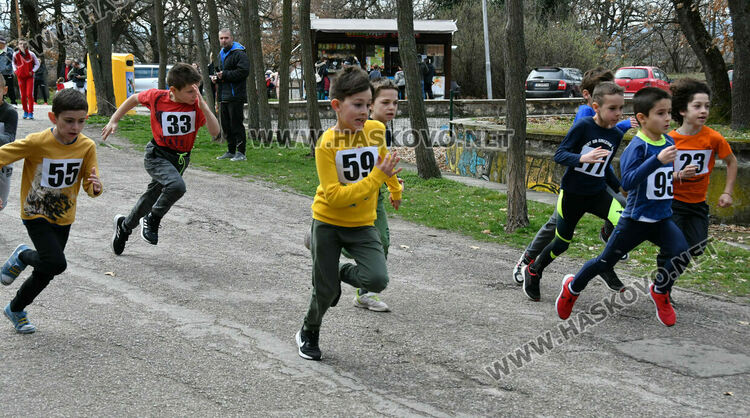 Деца и тийнейджъри се включиха в  традиционния крос „Клокотница“