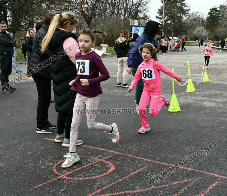Деца и тийнейджъри се включиха в  традиционния крос „Клокотница“