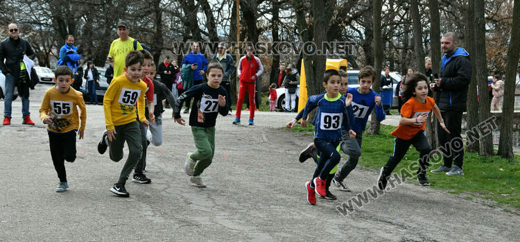 Деца и тийнейджъри се включиха в  традиционния крос „Клокотница“