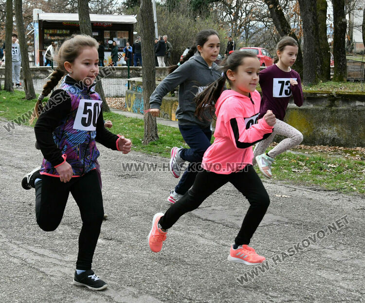 Деца и тийнейджъри се включиха в  традиционния крос „Клокотница“