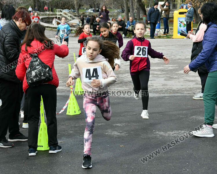Деца и тийнейджъри се включиха в  традиционния крос „Клокотница“