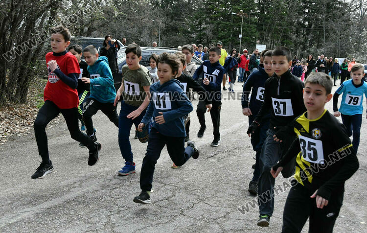 Деца и тийнейджъри се включиха в  традиционния крос „Клокотница“
