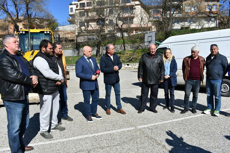 Изграждат нова спортна площадка в ОУ "Отец Паисий" в Асеновград 