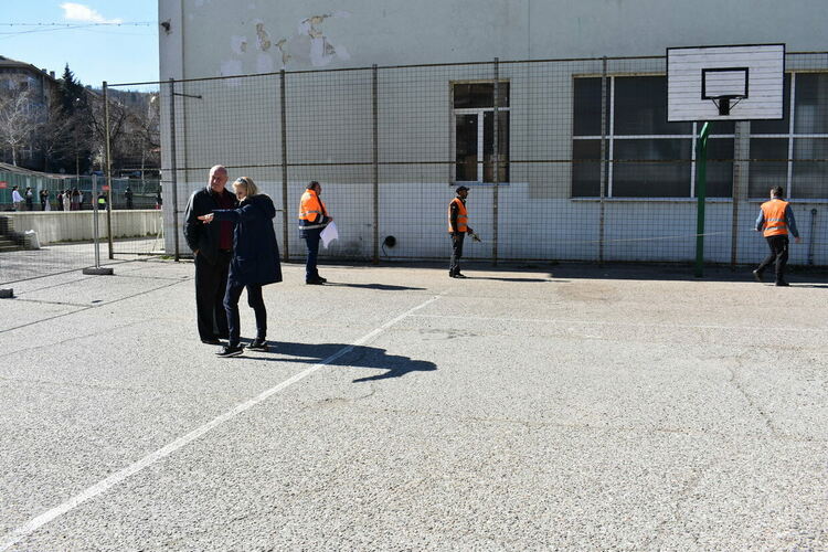 Изграждат нова спортна площадка в ОУ "Отец Паисий" в Асеновград 