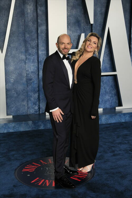 Paul Scheer (L) and June Diane Raphael