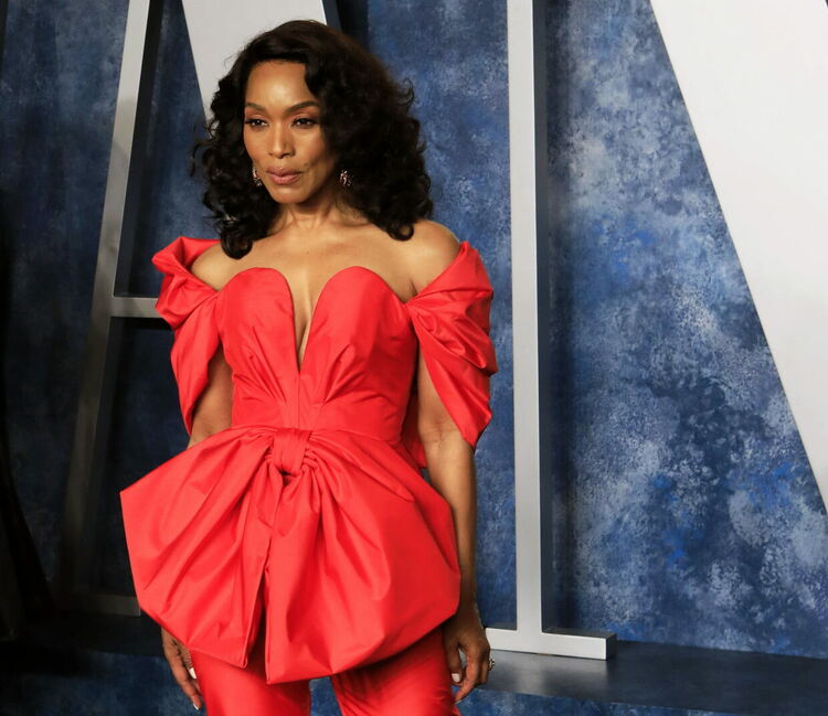 Angela Bassett