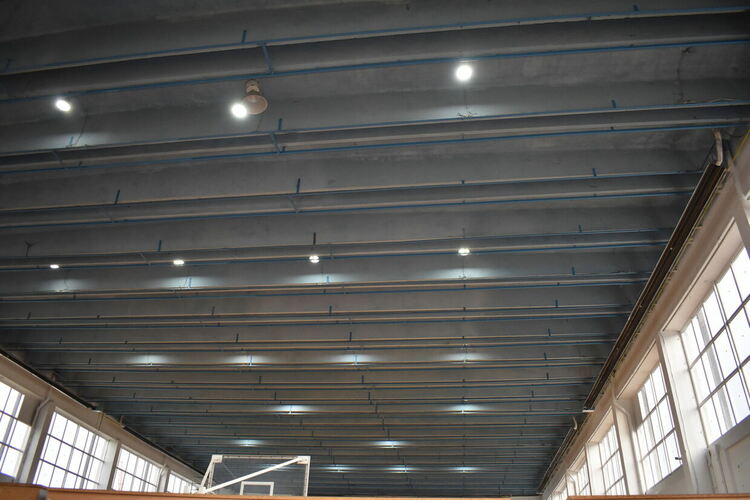 Приключи ремонтът на Спортна зала "Асеновец" (снимки)