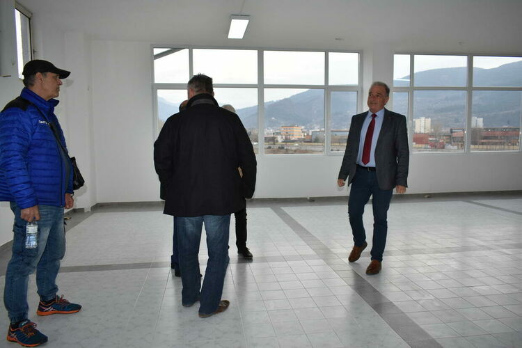 Приключи ремонтът на Спортна зала "Асеновец" (снимки)