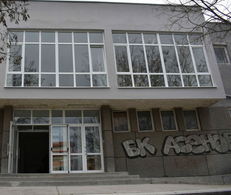 Приключи ремонтът на Спортна зала "Асеновец" (снимки)