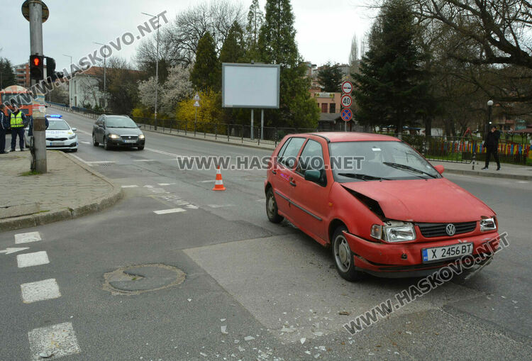 Жена пострада при катастрофа на кръстовище в Хасково