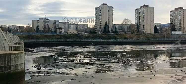 Водното огледало се нуждае от почистване,кметът се среща с министъра на МРРБ